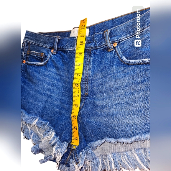 We The Free  30in. women's denim shorts, NWOT - Picture 3 of 4